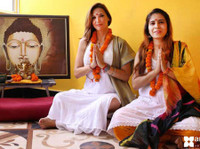 200 Hour Yoga Teacher Training in Rishikesh India - விளையாட்டு /யோகா 