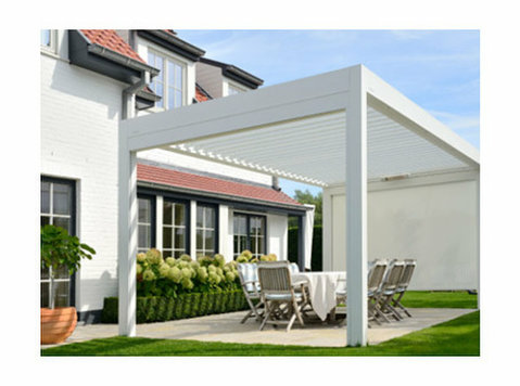 Transform Your Outdoor Space with Eurola’s Louvre Roof - Bygning/pynt