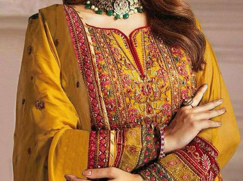 Embrace Tradition with Trend – Explore Pakistani Suit Styles - Clothing/Accessories