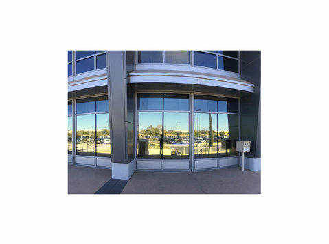 Drive Stylishly with Car Window Tinting near Melbourne Airpo - Otros