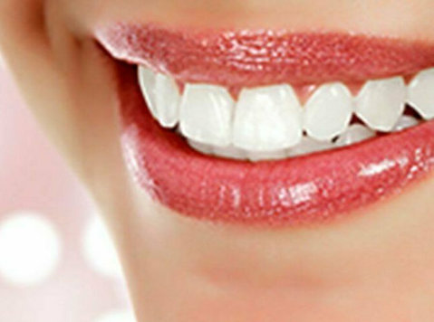Brighten Your Smile with Zoom Teeth Whitening in Melbourne - Muu