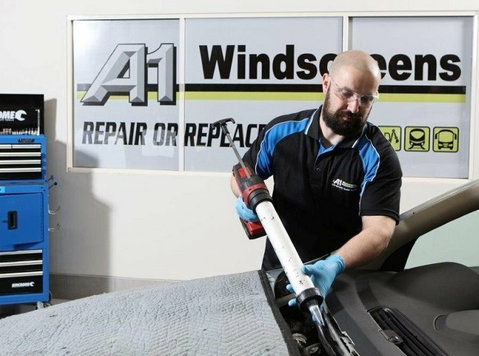 Don’t Ignore a Loose Windscreen Seal - Repair or Replace It - Drugo