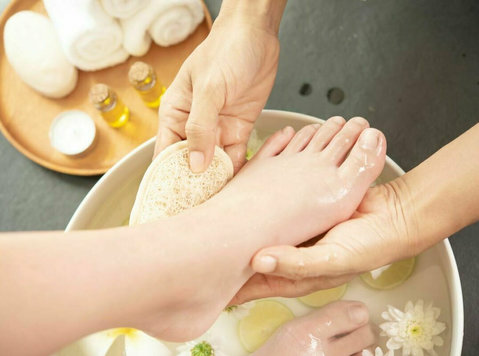 Foot Massage Redefined at Deux Chic Vancouver - Ilu/Mood