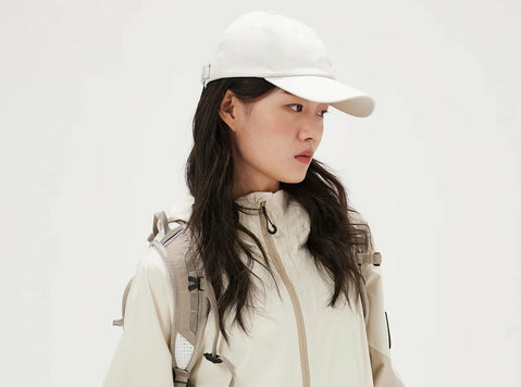 Stay Dry in Style with a Womens Windbreaker Waterproof Jacke - Abbigliamento/Accessori