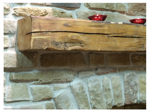 A Reclaimed Wood Mantel That Tells a Story - อื่นๆ