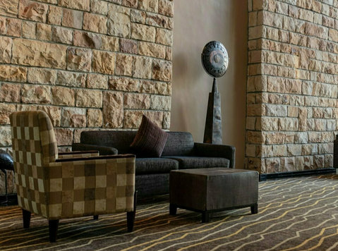 Create a unique style with brick and natural stone veneer - Outros