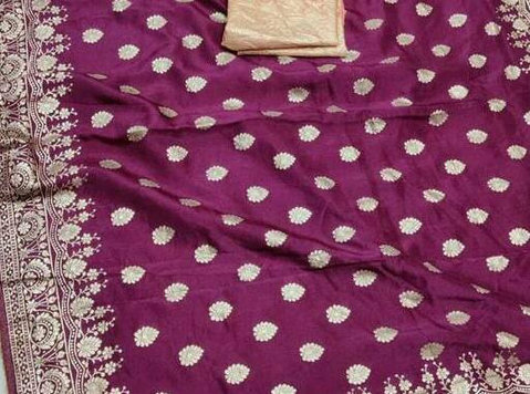 Elegance Embodied: Dola Silk Saree - Clothing/Accessories
