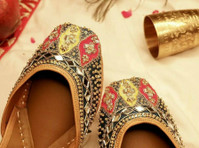 Gulbhahar Handcrafted Juttis - Elegance at Every Step. - Odjevni predmeti