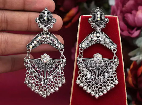 Silver earrings for girls - Quần áo / Các phụ kiện