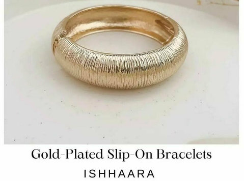 Buy Designer Rings for Every Occasions by Ishhaara - Bộ sưu tập/Cổ vật