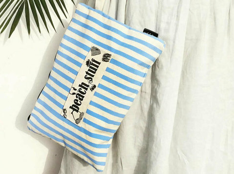 Travel in Style: Unique Gift Ideas for Adventurers  - Collectibles/Antiques