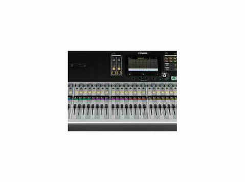 Buy Yamaha Tf5 32 Channel Digital Mixer at Suhavimart - אלקטרוניקה