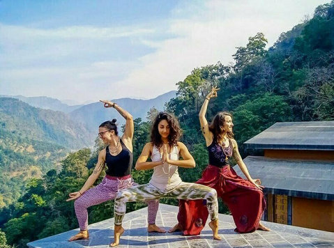 Join us to begin your journey Yoga teacher training in india - 스포츠/요가