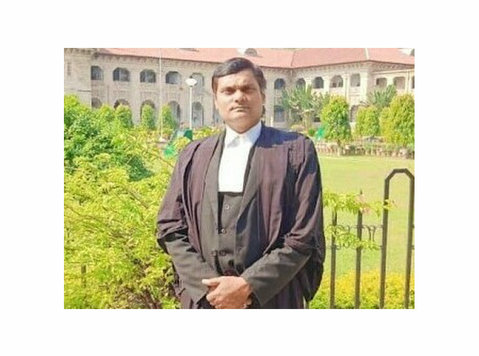 Udai Singh Advocate - قانوني/مالي