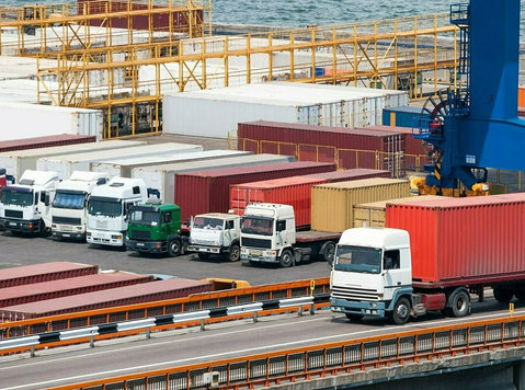 Logistics Solutions-Warehousing and Transportation Services - Umzug/Transport