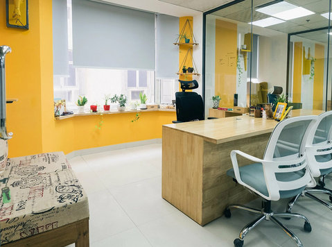 Coworking Space in Dlf Phase 5, Sector 43 , Gurugram - Altro