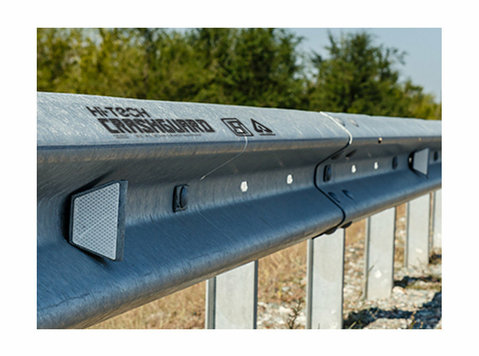 Ensuring Safety with Metal Beam Crash Barriers: A Lifesaving - Overig