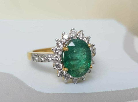 Original and Handmade Emerald Ring - Roupas e Acessórios