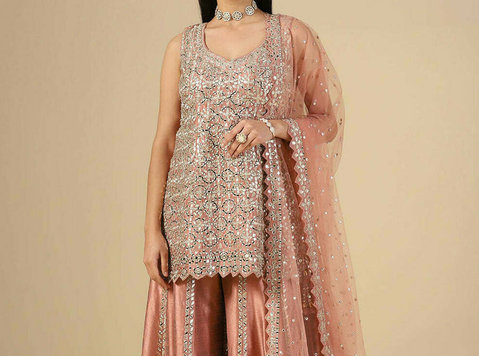 Peach Serenity Raw Silk Sharara Suit - لباس / زیور آلات