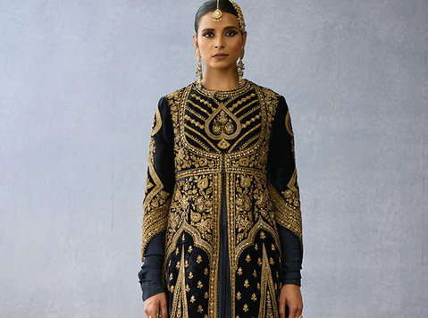 Shop Cape Designer and Embroidered Jacket for Women - لباس / زیور آلات