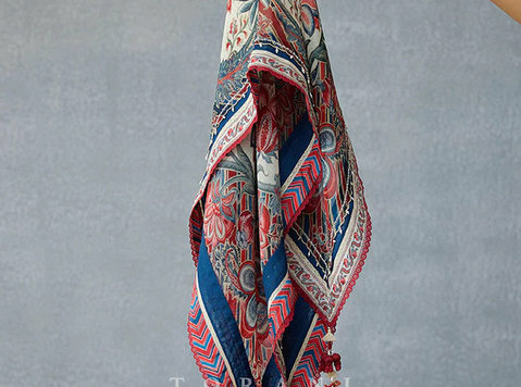 Shop Designer Scarves Online at Torani - لباس / زیور آلات