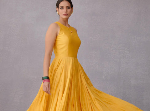 Shop Haldi Designer Outfits for women Online by Torani - لباس / زیور آلات