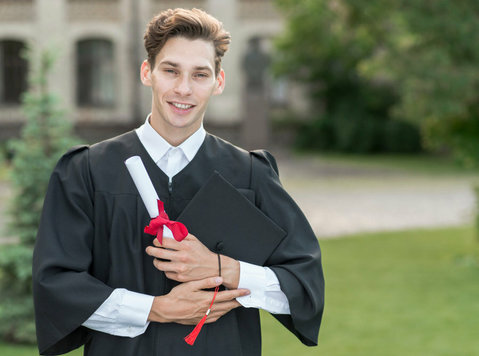 Pursue Your Master’s Degree in Italy with Italian Consultant - Các lớp học tiếng