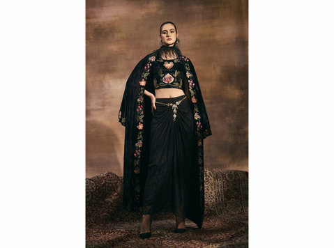 Turkish Embroidered Velvet Jacket With Blouse and Lace Pre-d - Jazykové kurzy