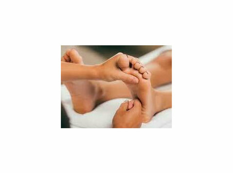 Foot Massage Near me-(9899607848)-Euphoria Spa - Szépség/Divat