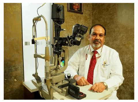 Best Eye Doctor in Delhi - Drugo