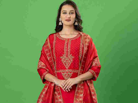 Exquisite Ethnic Wear: Maroon & Red Zardozi Perl Work Salwar - Oblečení a doplňky