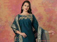 Royal Blue Elegance: Blue Zardozi Perl Work Salwar Suit - 	
Kläder/Tillbehör