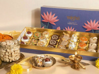 Buy Divine Festive Assorted Sweets Box Online | Mishri Sweet - Autres