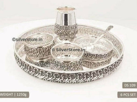 The Elegance and Sophistication of Silver Dinnerware Sets - Services: Other