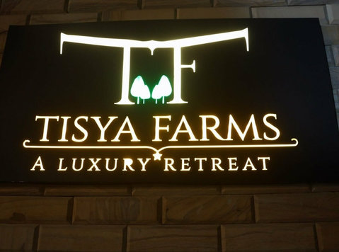 Farmhouse Stay in Gurgaon: Unwind in Nature at Tisya Farms - ویرایش / ترجمه