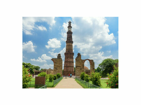 Qutub Minar in Delhi - Chia sẻ kinh nghiệm lái xe/ Du lịch