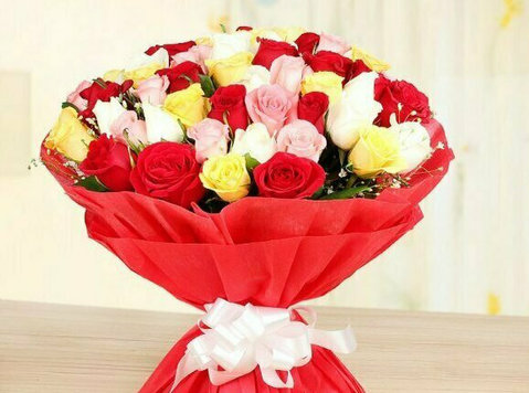 Best Online Flower Delivery in Bangalore – Midnight Surprise - Iné