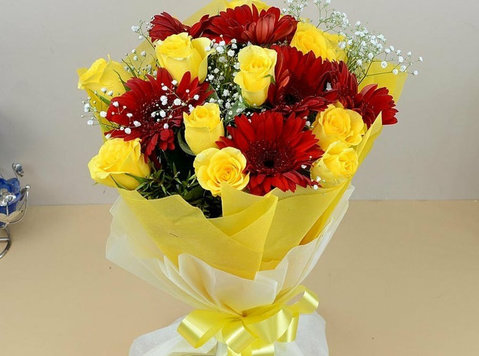 Send Beautiful Flowers to Cochin – Express Your Love - Buy & Sell: Other