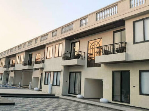 Book The New Resort in Indore: Playotel Resort - Iné