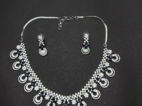 Diamond necklace Akarshans in Mumbai  - Klær/Tilbehør