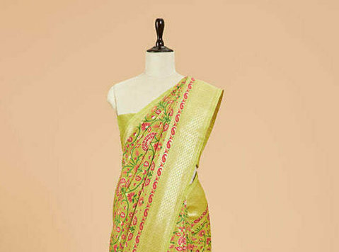 Buy Jamdani Saree Online - Clothing/Accessories