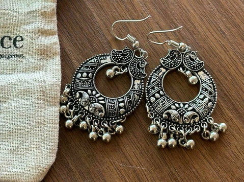 Combo of 6 Must Have Oxidised earring and 2 Nose pin - Quần áo / Các phụ kiện