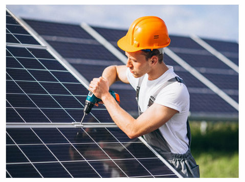 Maxvolt Solar customizes solar solutions, changing energy la - Khác