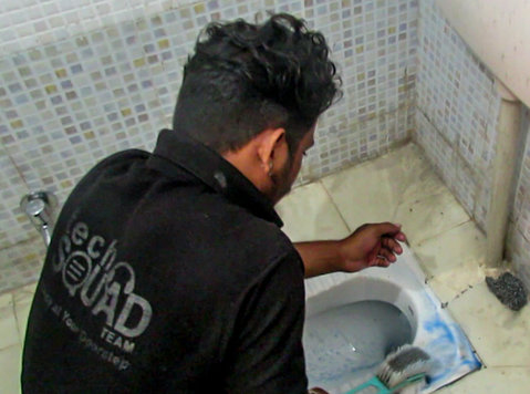 Bathroom Cleaning Services in Pune - Call 07795001555 - Puhastusteenused