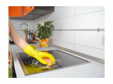 Kitchen cleaning services in Pune - Call 07795001555 - Sprzątanie