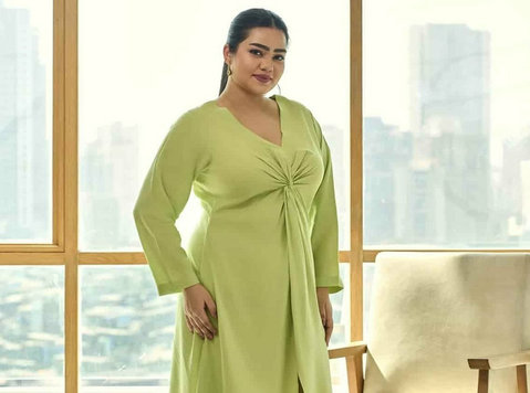 Discover Trendy Plus Size Clothing for Women - Clothing/Accessories