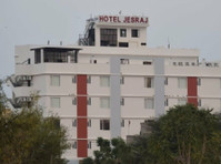 Experience Comfort and Convenience: Jesraj Hotel - Autres