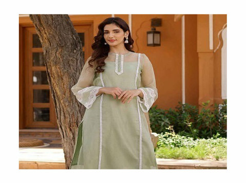 Beautiful women's kurti set on sale at a great price! - Ubrania/Akcesoria