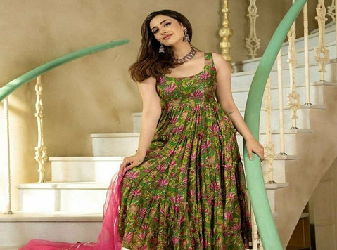 Get Gorgeous Mehndi Dress Online! - Oblečení a doplňky