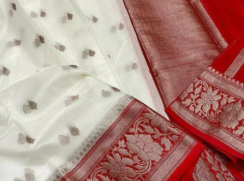 Saree Excellence: Best Selling Sarees Online - בגדים/אביזרים